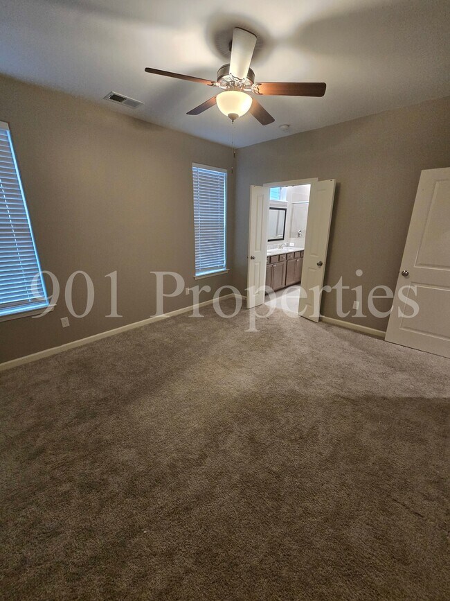 Building Photo - 10131 Macon Rd