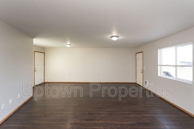 Building Photo - 7230 NE 18th Ave