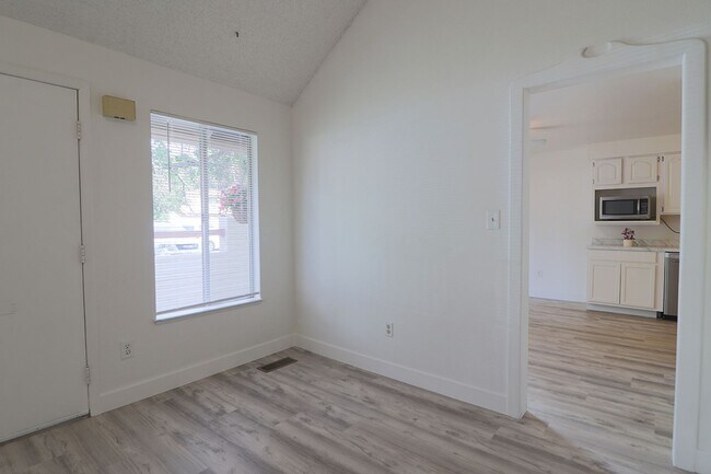 Building Photo - 3 Condor Cir