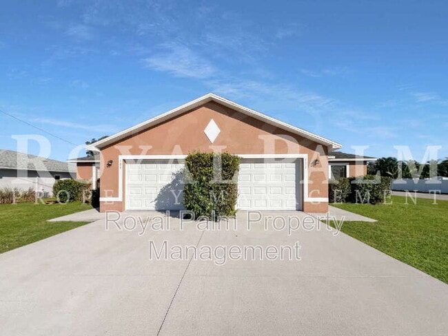 Building Photo - 111 SE 2nd Ave