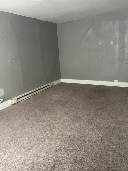 Bedroom # 2 - 122 E Chestnut St