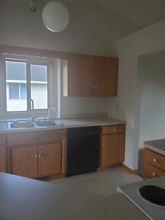 Building Photo - 1157 Atwood St S