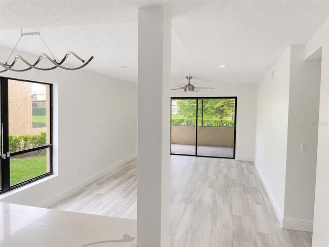 Building Photo - 4965 Puritan Cir