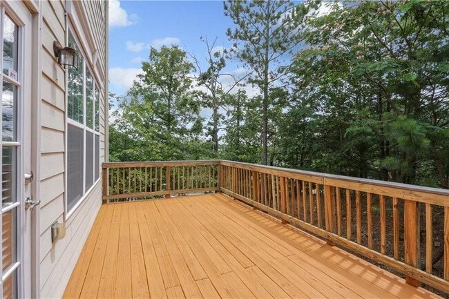 Building Photo - 5060 Windcrest Ln