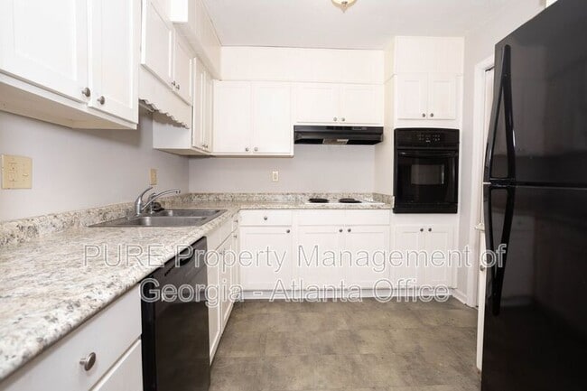 Building Photo - 772 Rogers Way SW