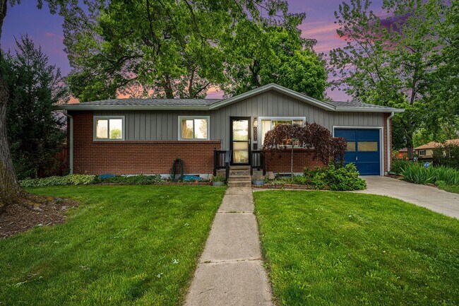 Building Photo - Beautiful 3 Bed 2.5 Single Family Home in ...