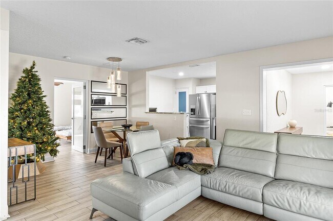 Building Photo - 1305 Fountainhead Dr