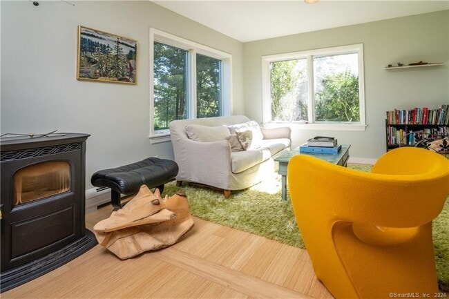 Building Photo - 35 Jennings Rd