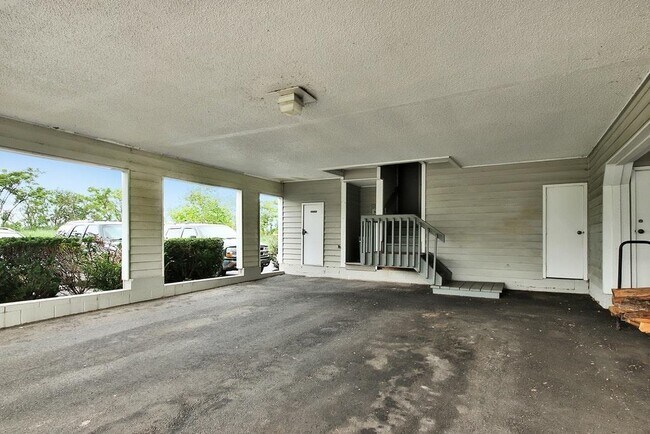 Building Photo - 816 Topsail Ln