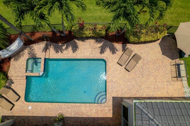 Building Photo - 10849 Bal Harbor Dr