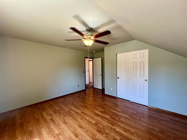 Building Photo - PENDING APPLICAITON; 3+ BD on 2 Acres - Barn Included