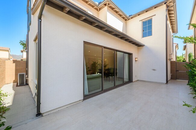 Building Photo - 3bedroom/3 bath/Gated Orchard Hill/Detached House for rent