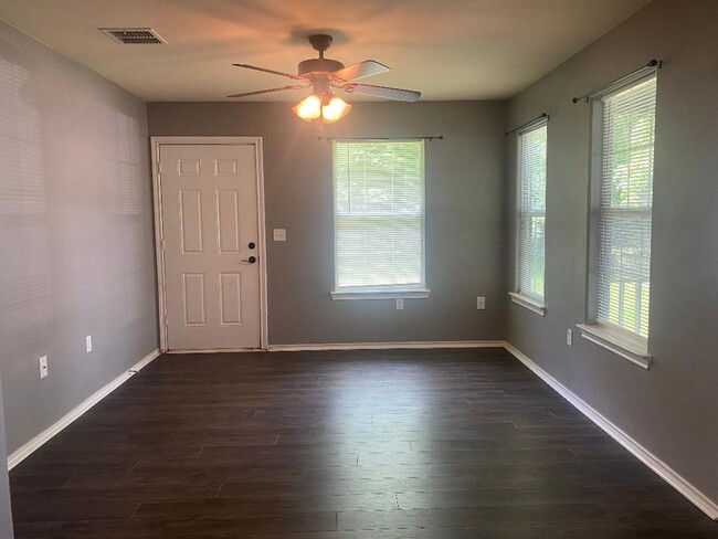 Building Photo - COZY 3 BEDROOM, BELTON ISD