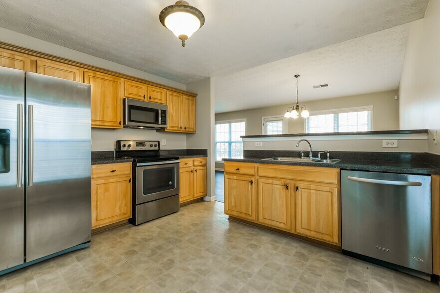 Building Photo - 555 The Blvd