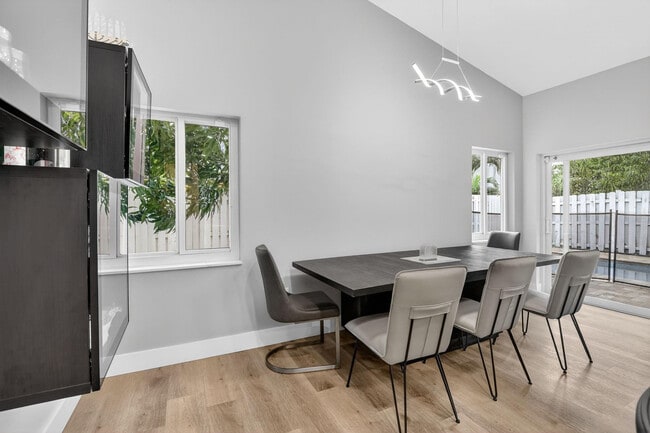 Building Photo - 1051 NW 124th Terrace