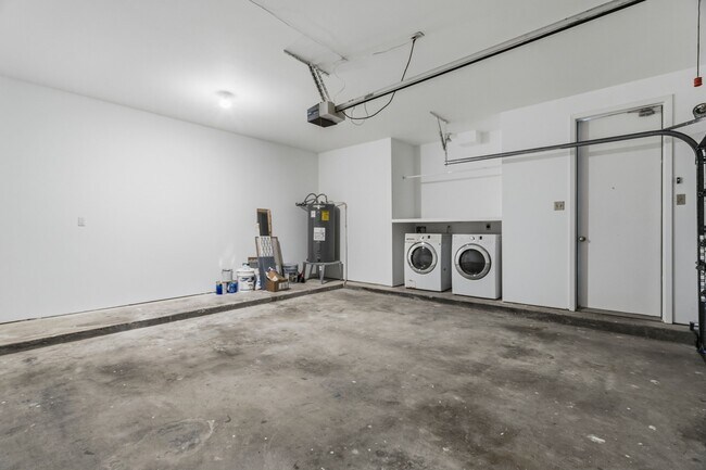 Building Photo - 1616 Kipling St