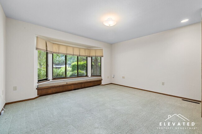 Building Photo - 2609 Fir Park Way