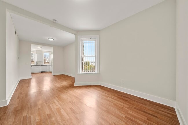 Building Photo - 704 Bergen Ave