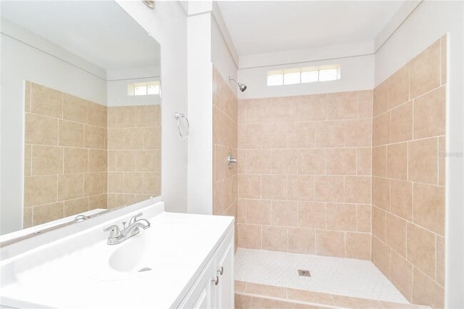 Building Photo - 1639 Ridge Pointe Dr