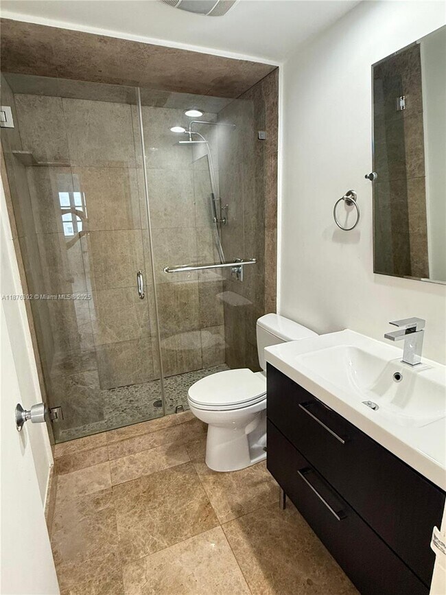 Building Photo - 1408 Brickell Bay Dr