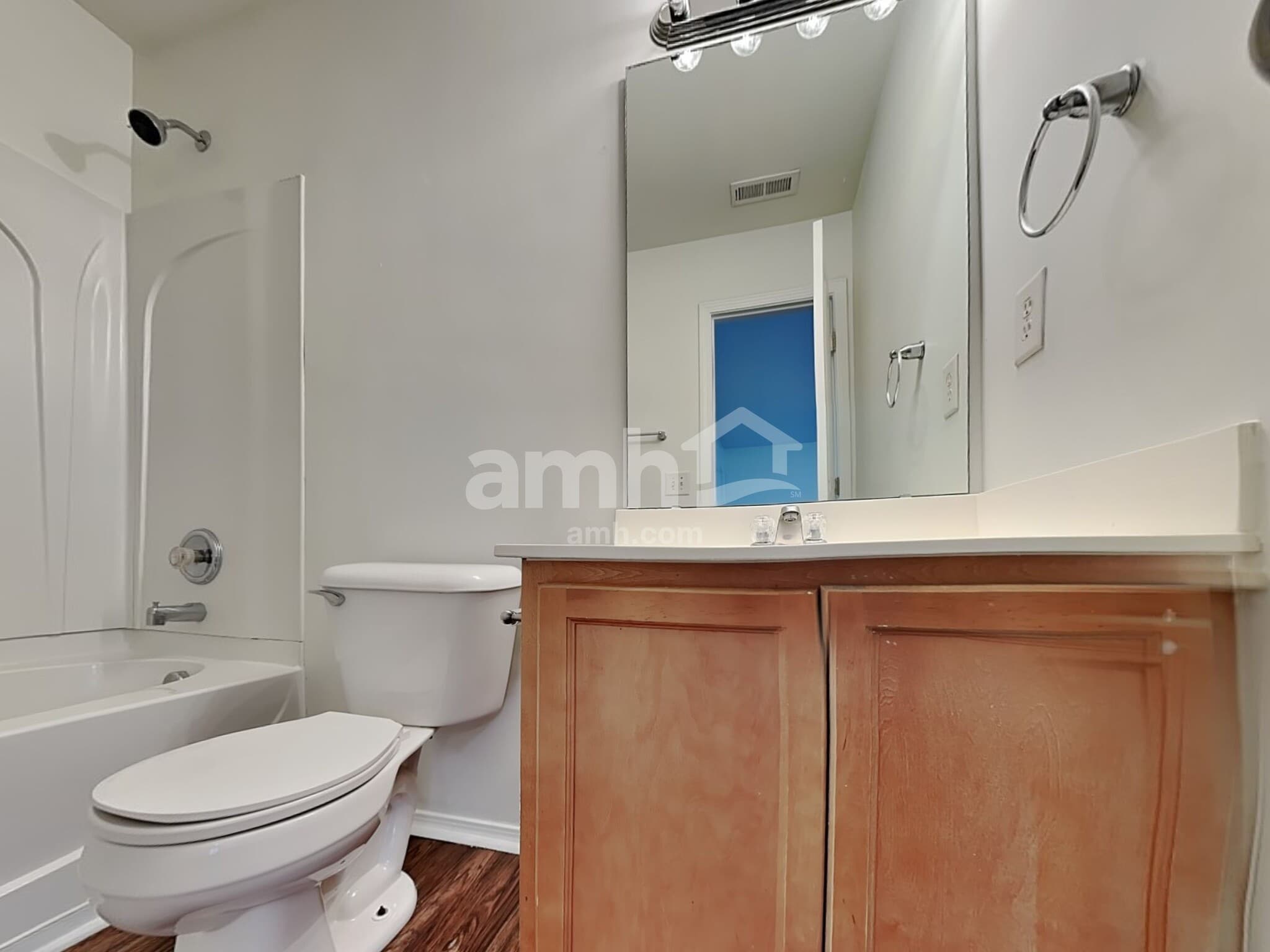 Building Photo - 3112 Varcroft Rd