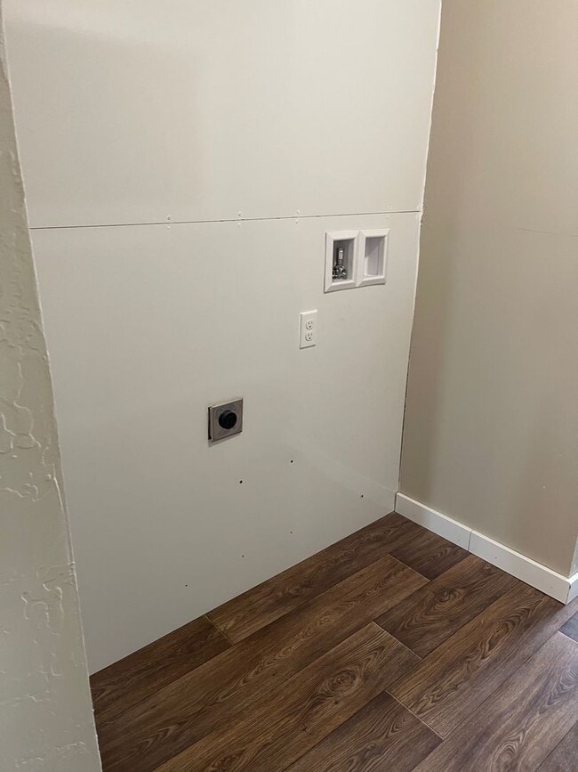 Building Photo - 1 Bedroom 1 Bath in 4 Corners