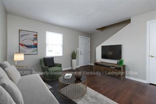 Primary Photo - 209 Landings Dr
