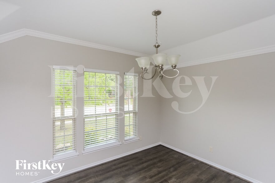 Building Photo - 1001 White Porch Ave