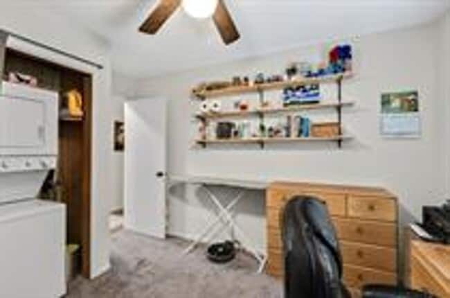 Building Photo - 307 Thompson St