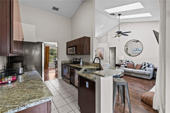 Building Photo - 1322 American Elm Dr