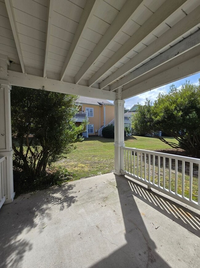 Building Photo - Trolley Path - MOVE IN SPECIAL - $500 OFF FIRST MONTH'S RENT - Minutes to Downtown WILM, Novant M...