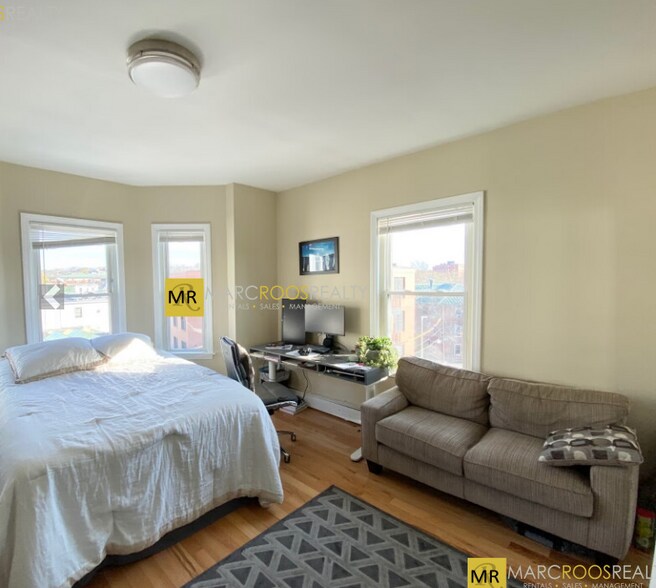 Building Photo - 5 Bickford Ave