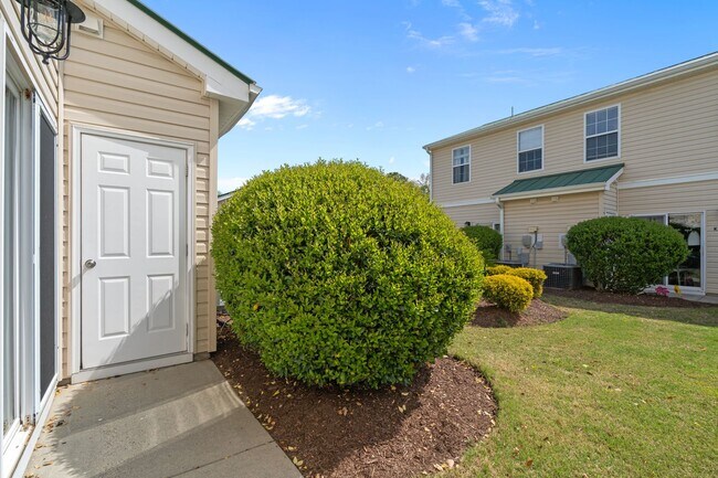 Building Photo - Where your commute is shorter than the Starbucks drive-thru line on 501. Grab the keys before som...