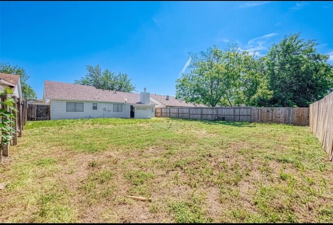 Building Photo - 12423 Tambourine Dr