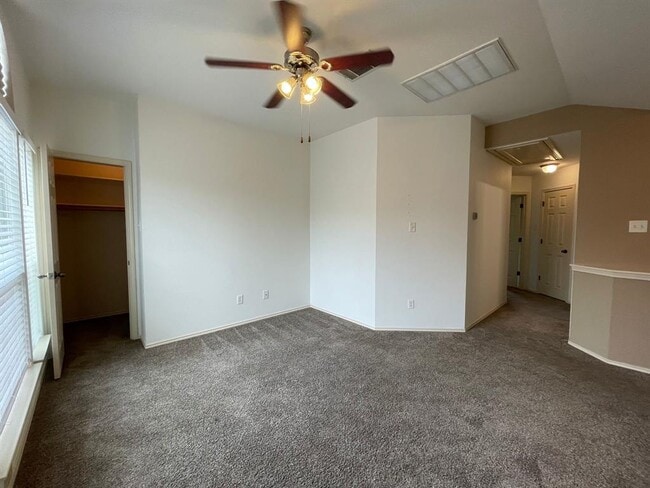 Building Photo - 10520 Dunham Forest Rd