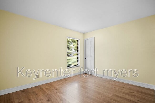 Building Photo - 1417 SW 51st Ln