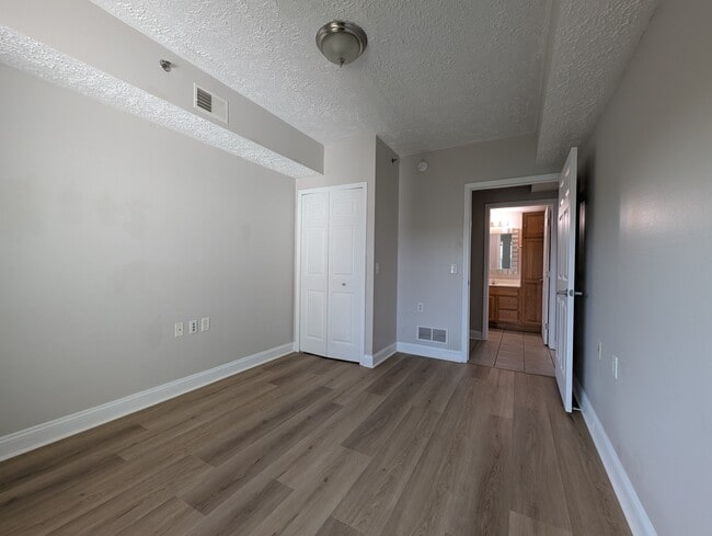 Building Photo - 3738 Riverbed Ln SE