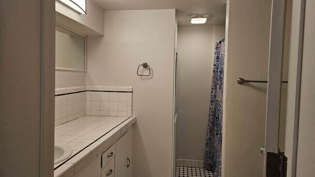 Building Photo - Ruby Duplex