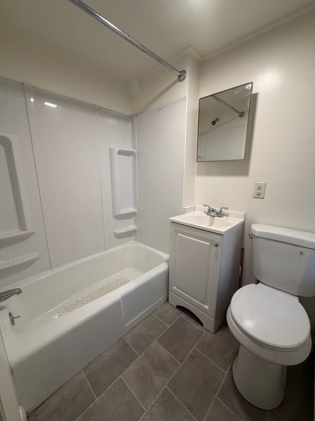 Building Photo - 26 Richmond Ln