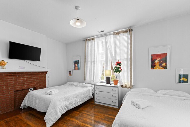 Building Photo - 854 N High St