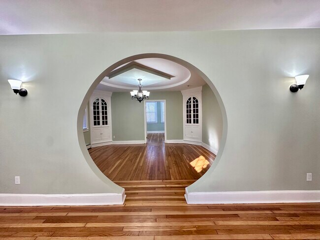 Building Photo - 928 Townsend Ave