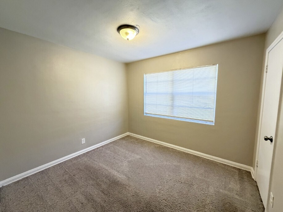 Building Photo - 10252 Haverford Rd