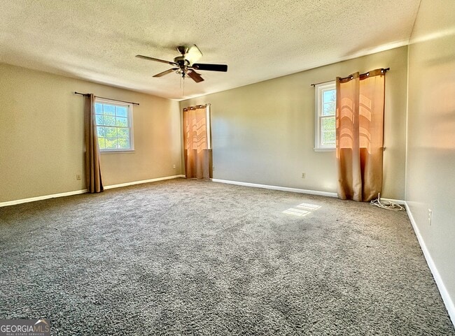 Building Photo - 117 Laura Ln