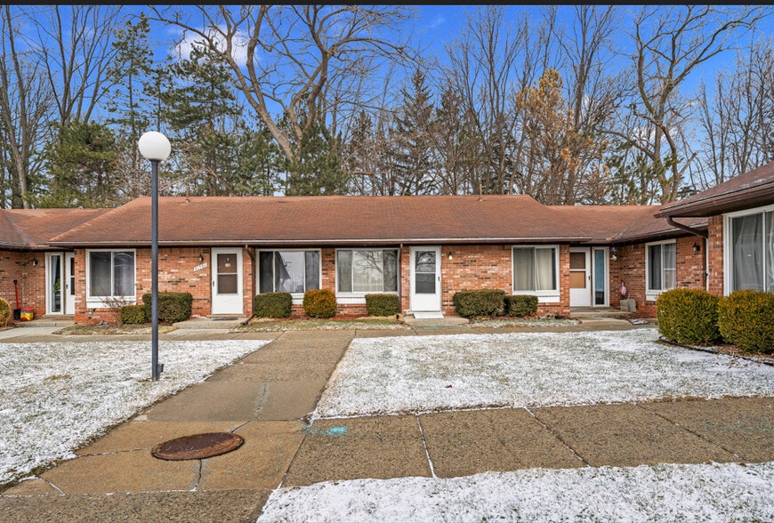 Building Photo - Masonic Estates