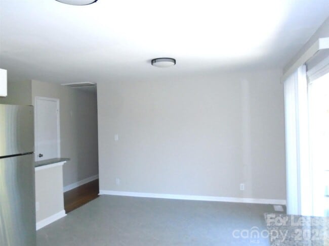 Building Photo - 1014 Penrose Ln