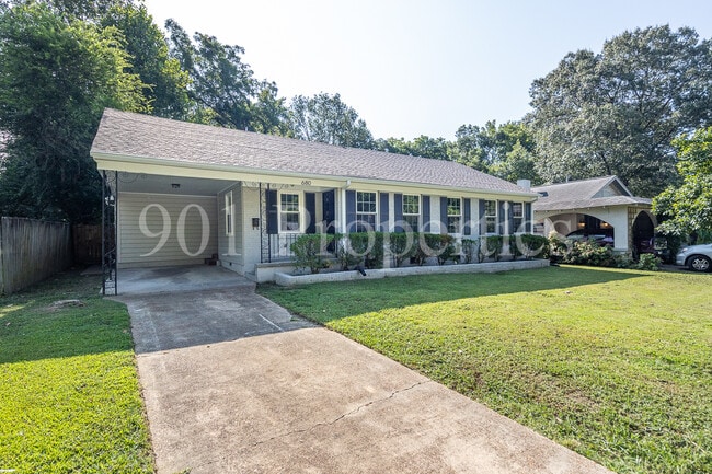 Building Photo - 680 Loeb St