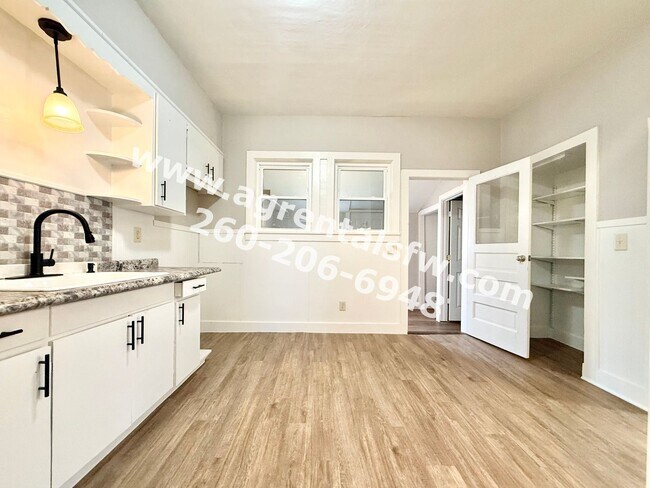 Building Photo - 615 S Jefferson St