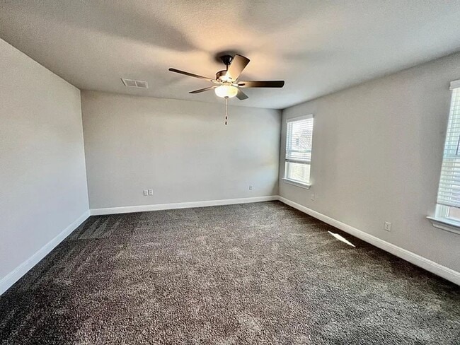 Building Photo - Open Concept Family Dream Home!