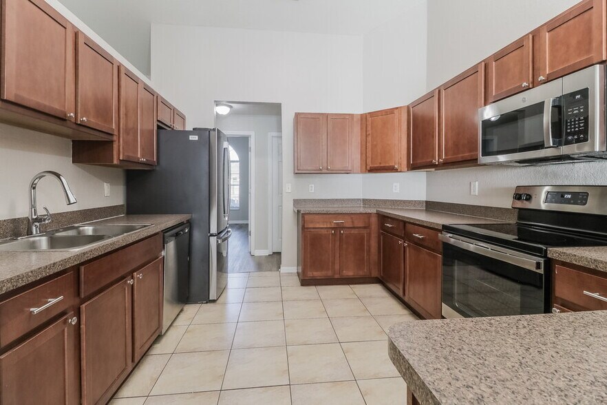 Building Photo - 7252 Sherman Hills Blvd