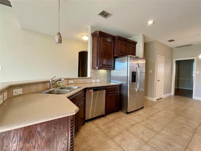 Building Photo - 3439 Mayflower Dr